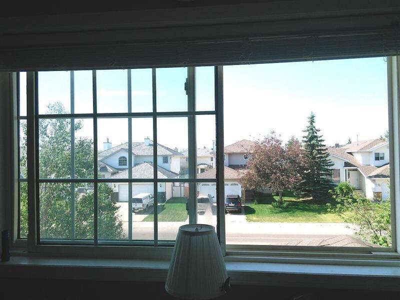 Brother Li Homestay YYC Exterior photo