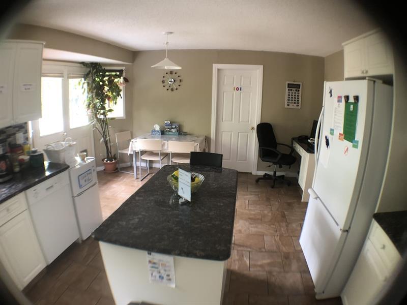 Brother Li Homestay YYC Exterior photo