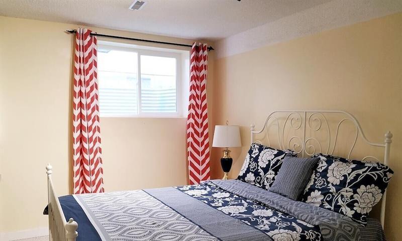 Brother Li Homestay YYC Exterior photo
