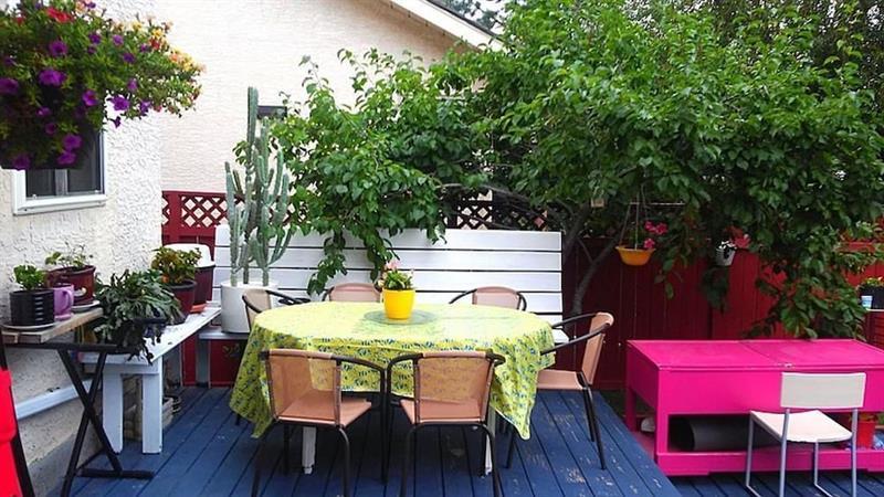 Brother Li Homestay YYC Exterior photo
