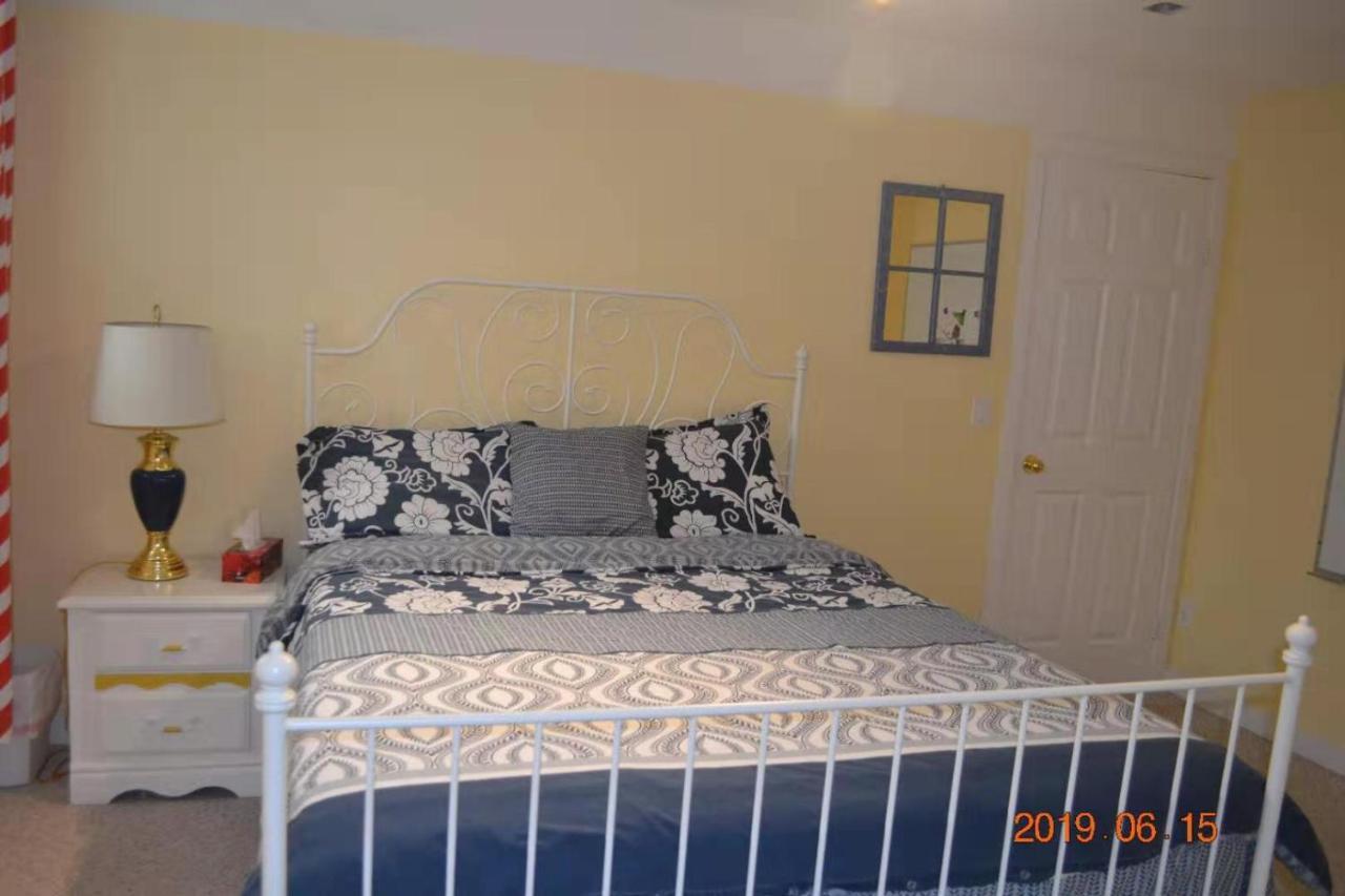 Brother Li Homestay YYC Exterior photo