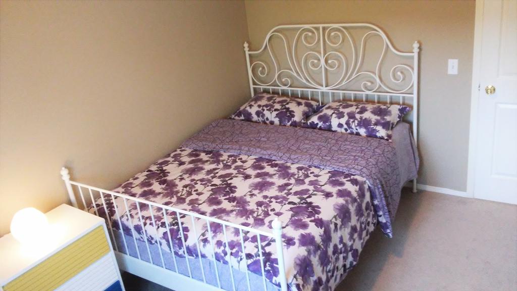 Brother Li Homestay YYC Exterior photo
