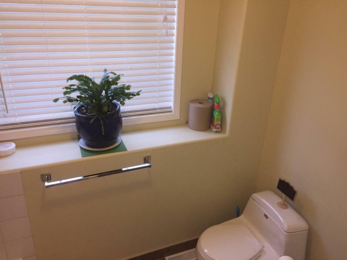 Brother Li Homestay YYC Exterior photo